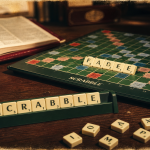 FADEE scrabble : tuile sur grille, points et stratégie